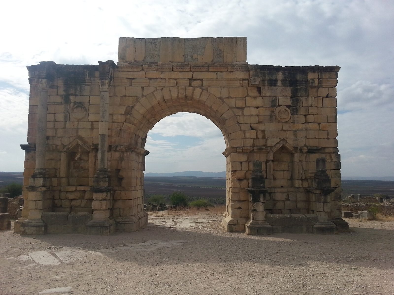 Chefchaouen → Volubilis → Meknès → Marrakech